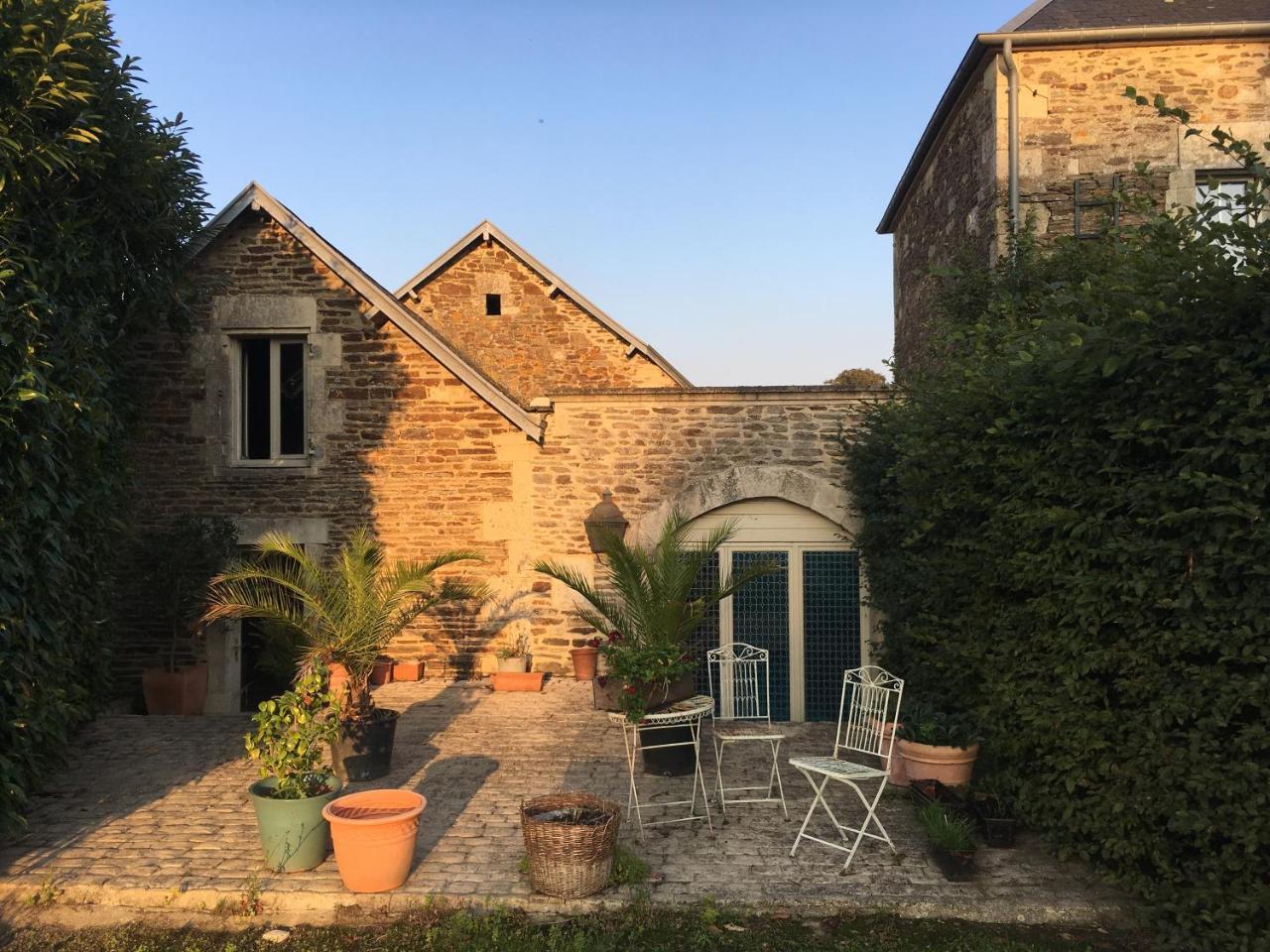 ホテル Manoir De La Riviere サン＝ルエット＝シュル＝ソル エクステリア 写真